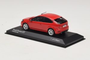 Ford Focus ST Mk2 Rot Minichamps 1:43 400087301 Druckguss — Bild 3 von 4