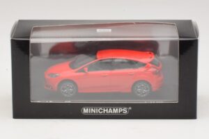 Ford Focus ST Mk3 Rot Minichamps 1:43 410081001 Druckguss — Bild 4 von 4