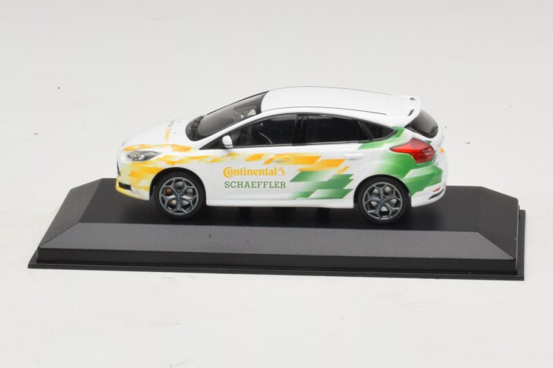 Ford Focus Technologiefahrzeug GTC Continental Schaeffler Minichamps 1:43 Ford Focus Technologiefahrzeug GTC Continental Schaeffler Minichamps 1:43 SCHAEFFLER001 Druckguss