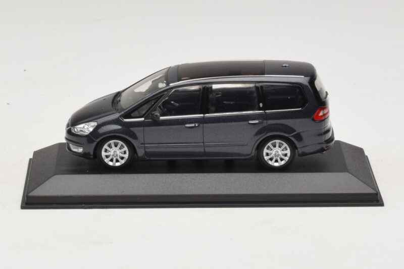 Ford S-Max Dark Grey Metallic Minichamps 1:43 400085400-P1 Druckguss