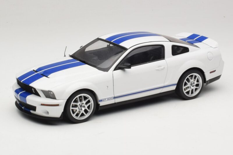 Ford Shelby Cobra GT500 Concept Weiß mit Blauem Streifen AUTOart 1:18 73052 Druckguss