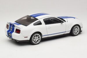 Ford Shelby Cobra GT500 Concept Weiß mit Blauem Streifen AUTOart 1:18 73052 Druckguss — Bild 3 von 8