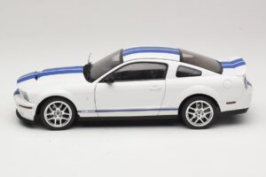 Ford Shelby Cobra GT500 Concept Weiß mit Blauem Streifen AUTOart 1:18 73052 Druckguss — Bild 4 von 8