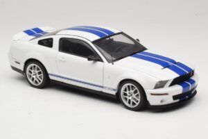 Ford Shelby Cobra GT500 Concept Weiß mit Blauem Streifen AUTOart 1:18 73052 Druckguss — Bild 6 von 8