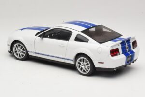Ford Shelby Cobra GT500 Concept Weiß mit Blauem Streifen AUTOart 1:18 73052 Druckguss — Bild 7 von 8