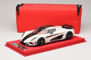 Koenigsegg Regera Weiß mit Schwarzem Carbon FrontiArt 1:18 REMC043 Resin — Bild 7 von 7