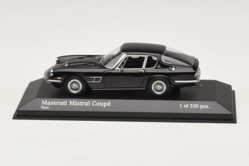 Maserati Mistral Schwarz Minichamps 1:43 Maserati Mistral Schwarz Minichamps 1:43 437123421 Druckguss