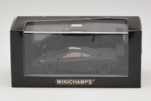 McLaren F1 GTR Longtail Schwarz Matt 1997 Minichamps 1:43 MCLAREN010 Druckguss — Bild 4 von 4