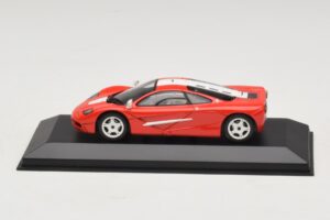 McLaren F1 Rot Mit Weißen Streifen Minichamps 1:43 MCLAREN005 Druckguss — Bild 3 von 4