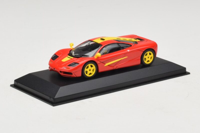 McLaren F1 Rot Mit Gelben Streifen Minichamps 1:43 McLaren F1 Rot Mit Gelben Streifen Minichamps 1:43 MCLAREN006 Druckguss