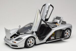 McLaren F1 Silber Minichamps 1:12 530133123 Druckguss — Bild 2 von 8