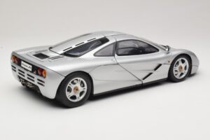 McLaren F1 Silber Minichamps 1:12 530133123 Druckguss — Bild 3 von 8