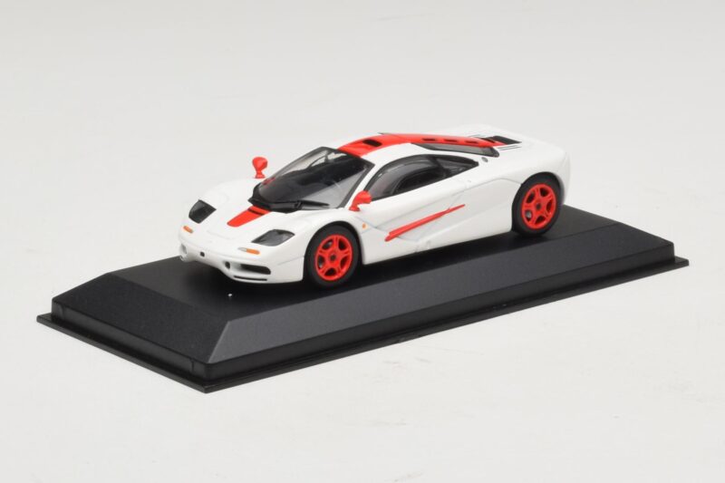 McLaren F1 Weiß Mit Roten Streifen Minichamps 1:43 McLaren F1 Weiß Mit Roten Streifen Minichamps 1:43 MCLAREN003 Druckguss