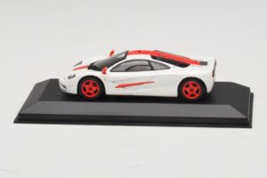 McLaren F1 Weiß Mit Roten Streifen Minichamps 1:43 MCLAREN003 Druckguss — Bild 4 von 4