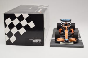 McLaren MCL36 #3 D. Ricciardo Bahrain GP 2022 Minichamps 1:18 537221803 Druckguss — Bild 3 von 7
