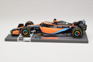 McLaren MCL36 #3 D. Ricciardo Bahrain GP 2022 Minichamps 1:18 537221803 Druckguss — Bild 4 von 7