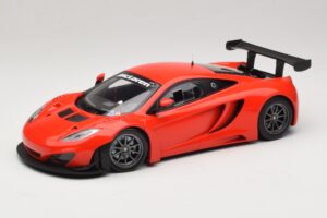 McLaren MP4-12C GT3 Rot 2013 Minichamps 1:18 151121392 Druckguss