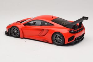 McLaren MP4-12C GT3 Rot 2013 Minichamps 1:18 151121392 Druckguss — Bild 5 von 6
