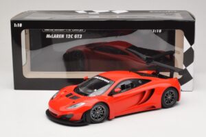 McLaren MP4-12C GT3 Rot 2013 Minichamps 1:18 151121392 Druckguss — Bild 6 von 6