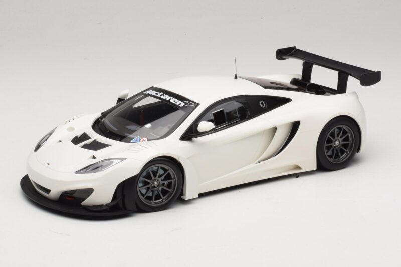 McLaren MP4-12C GT3 Weiß 2013 Minichamps 1:18 151121394 Druckguss