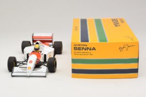 McLaren MP4/8 Ford #8 A. Senna Winner Japanese GP 1993 Minichamps 1:18 540931878 Druckguss — Bild 3 von 7