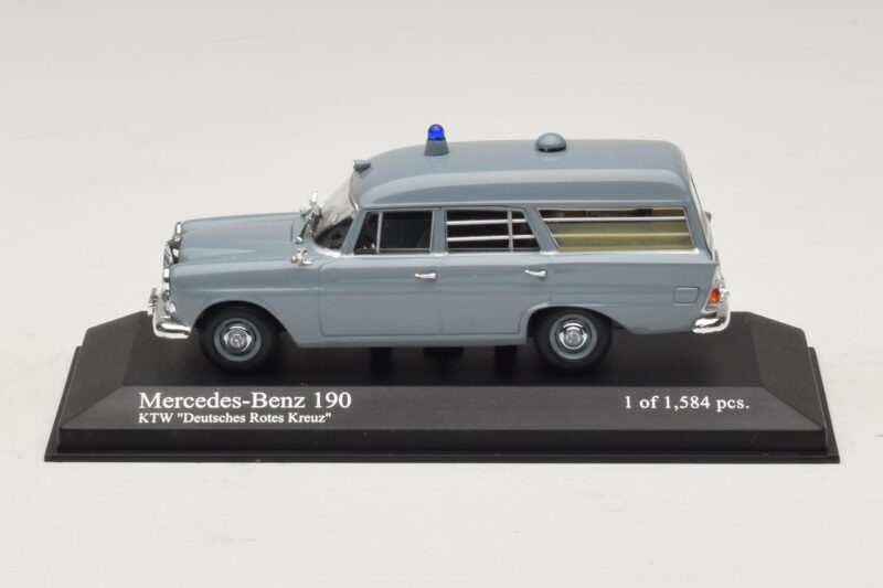 Mercedes 190 W110 Krankenwagen DRK Minichamps 1:43 Mercedes 190 W110 Krankenwagen DRK Minichamps 1:43 400037270 Druckguss