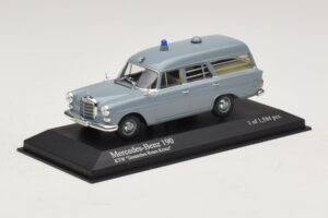 Mercedes 190 W110 Krankenwagen DRK Minichamps 1:43 400037270 Druckguss — Bild 2 von 4