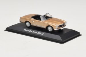 Mercedes 230 SL W113 Gold Metallic Maxichamps 1:43 940032230 Druckguss — Bild 3 von 4
