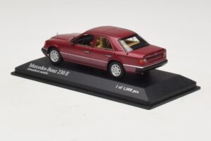 Mercedes 230E W124 Rot Metallic Minichamps 1:43 400037001 Druckguss — Bild 3 von 4