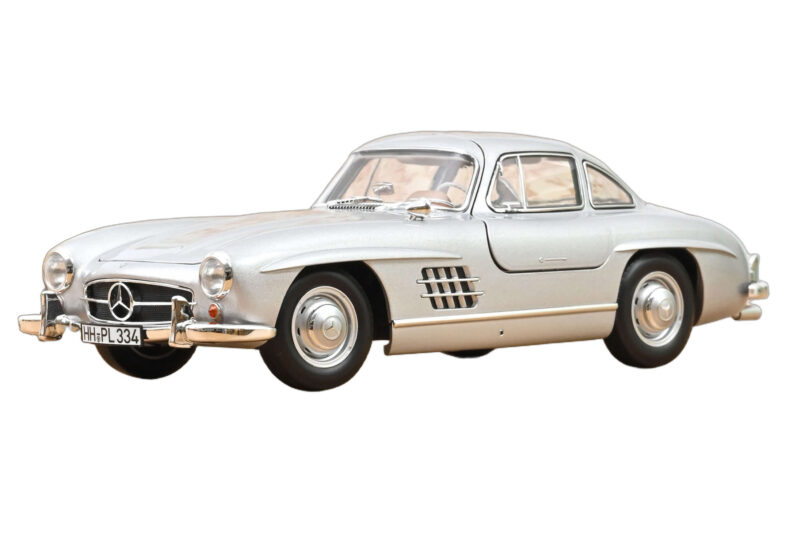 Mercedes 300 SL W198 Gullwing Silber Norev 1:18 Mercedes 300 SL W198 Gullwing Silber Norev 1:18 183857 Druckguss