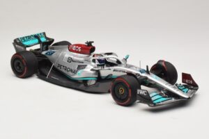 Mercedes AMG Petronas W13 E Performance #63 G. Russell Spanish GP 2022 Minichamps 1:18 110220063 Druckguss — Bild 4 von 7
