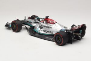 Mercedes AMG Petronas W13 E Performance #63 G. Russell Spanish GP 2022 Minichamps 1:18 110220063 Druckguss — Bild 5 von 7