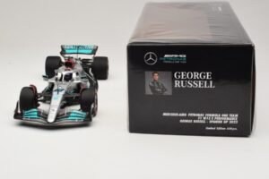 Mercedes AMG Petronas W13 E Performance #63 G. Russell Spanish GP 2022 Minichamps 1:18 110220063 Druckguss — Bild 7 von 7