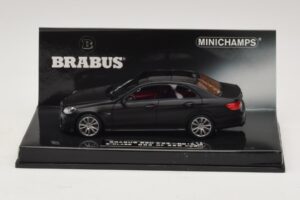Mercedes Brabus 850 E63 W212 Mattschwarz Minichamps 1:43 437034101 Druckguss