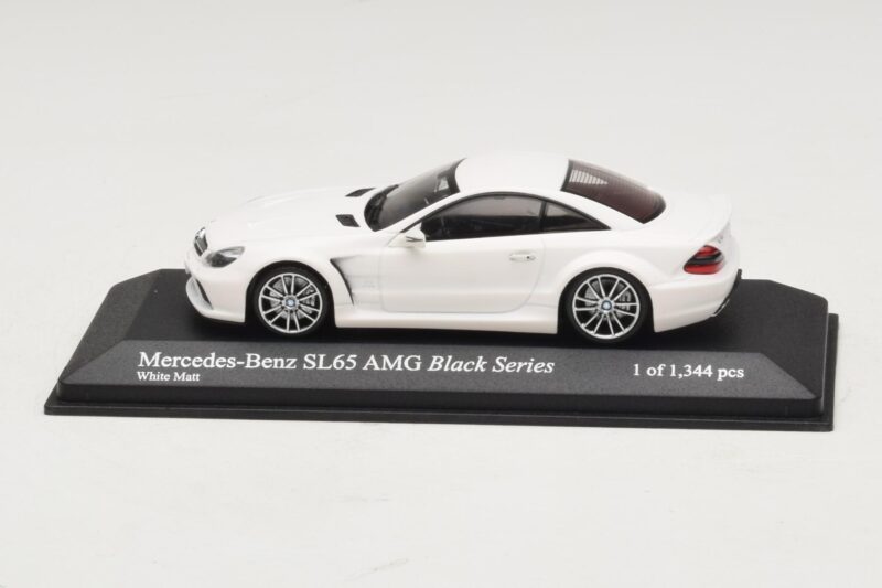Mercedes SL65 AMG R230 Black Series Matt Weiß Minichamps 1:43 Mercedes SL65 AMG R230 Black Series Matt Weiß Minichamps 1:43 400038222 Druckguss