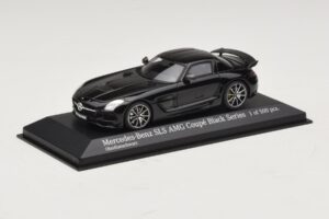 Mercedes SLS AMG C197 Black Series Schwarz Metallic Minichamps 1:43 437033020 Druckguss — Bild 2 von 4