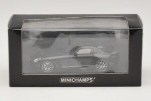 Mercedes SLS AMG C197 Black Series Schwarz Metallic Minichamps 1:43 437033020 Druckguss — Bild 4 von 4