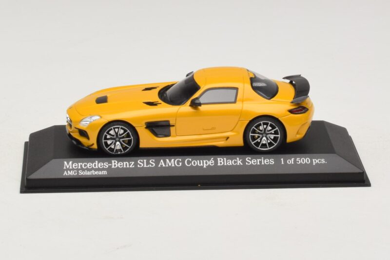 Mercedes SLS AMG C197 Black Series Gold Minichamps 1:43 Mercedes SLS AMG C197 Black Series Gold Minichamps 1:43 437033022 Druckguss