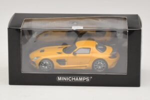 Mercedes SLS AMG C197 Black Series Gold Minichamps 1:43 437033022 Druckguss — Bild 4 von 4