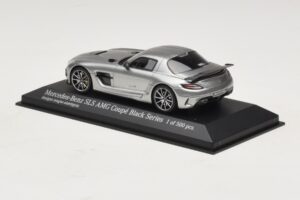 Mercedes SLS AMG C197 Black Series Grau Metallic Minichamps 1:43 437033024 Druckguss — Bild 3 von 4