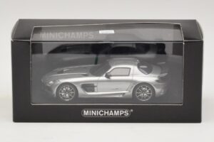 Mercedes SLS AMG C197 Black Series Grau Metallic Minichamps 1:43 437033024 Druckguss — Bild 4 von 4