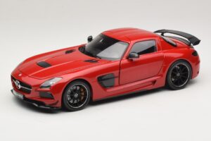 Mercedes SLS AMG C197 Black Series Rot Minichamps 1:18 110033022 Druckguss
