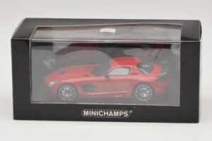 Mercedes SLS AMG C197 Black Series Rot Minichamps 1:43 437033021 Druckguss — Bild 4 von 4