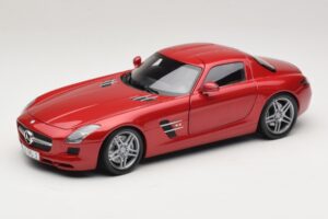 Mercedes SLS AMG C197 Rot Metallic Minichamps 1:18 100039020 Druckguss