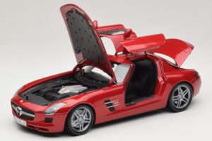 Mercedes SLS AMG C197 Rot Metallic Minichamps 1:18 100039020 Druckguss — Bild 2 von 8