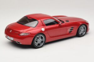 Mercedes SLS AMG C197 Rot Metallic Minichamps 1:18 100039020 Druckguss — Bild 3 von 8