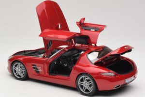 Mercedes SLS AMG C197 Rot Metallic Minichamps 1:18 100039020 Druckguss — Bild 5 von 8