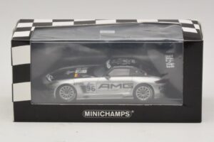 Mercedes SLS AMG GT3 #96 M. Hakkinen / R. Arnold 6 Hours of Zhuhai 2011 Minichamps 1:43 410113296 Druckguss — Bild 4 von 4