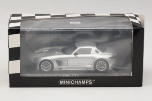 Mercedes SLS AMG GT3 Silber Minichamps 1:43 410113202 Druckguss — Bild 4 von 4