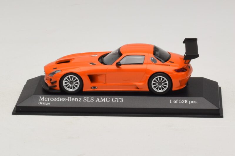 Mercedes SLS AMG GT3 Street Orange Minichamps 1:43 Mercedes SLS AMG GT3 Street Orange Minichamps 1:43 410113204 Druckguss